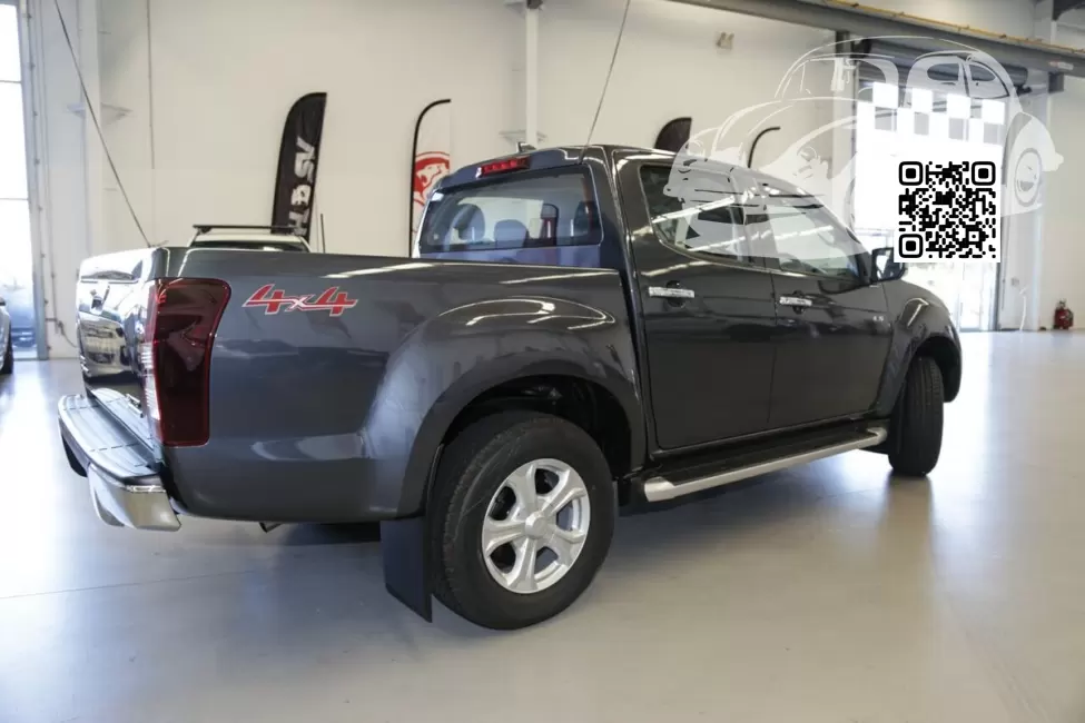 Isuzu | D-MAX 2, 3 (RT50,RT85) | 554 - OBSIDIAN GREY, ICEBERG SILVER 1