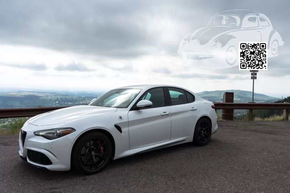 Alfa Romeo | GIULIA (952) | 248, 248/B, 4SA - BIANCO TROFEO, TROFEO WHITE (TRI-COAT METALLIC) 0