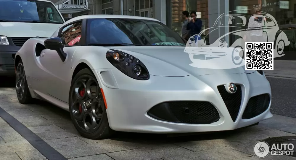 Alfa Romeo | 4C (960) | 825A - BIANCO CARRARA, CARRARA WHITE (TRICOATED MATT) 0