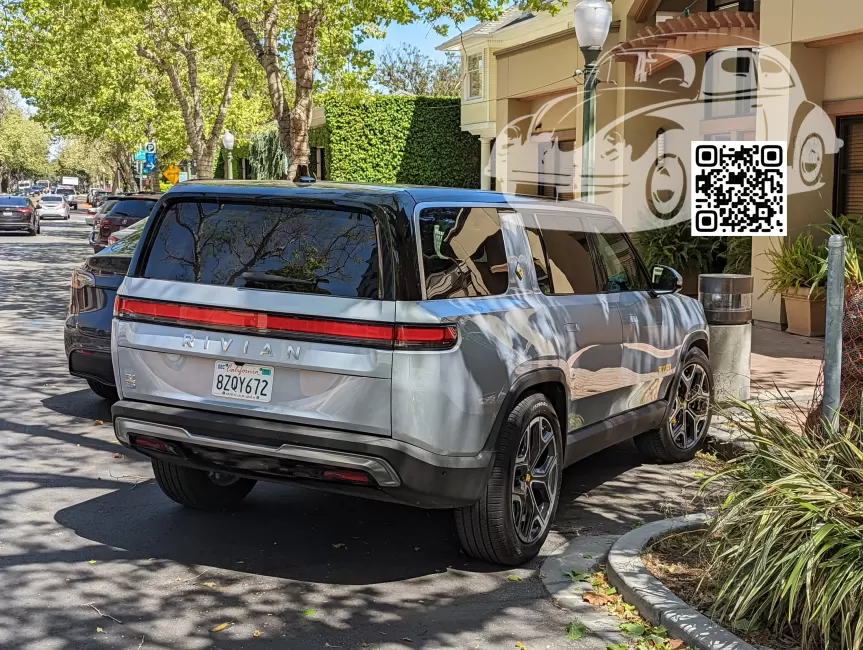 Rivian | R1S | EXP004 - SILVER GLACIER, LA SILVER 1