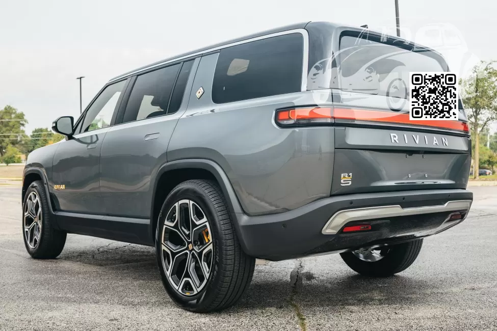 Rivian | R1S | EXP005 - ANTHRACITE GREY, EL CAP GRANITE 1