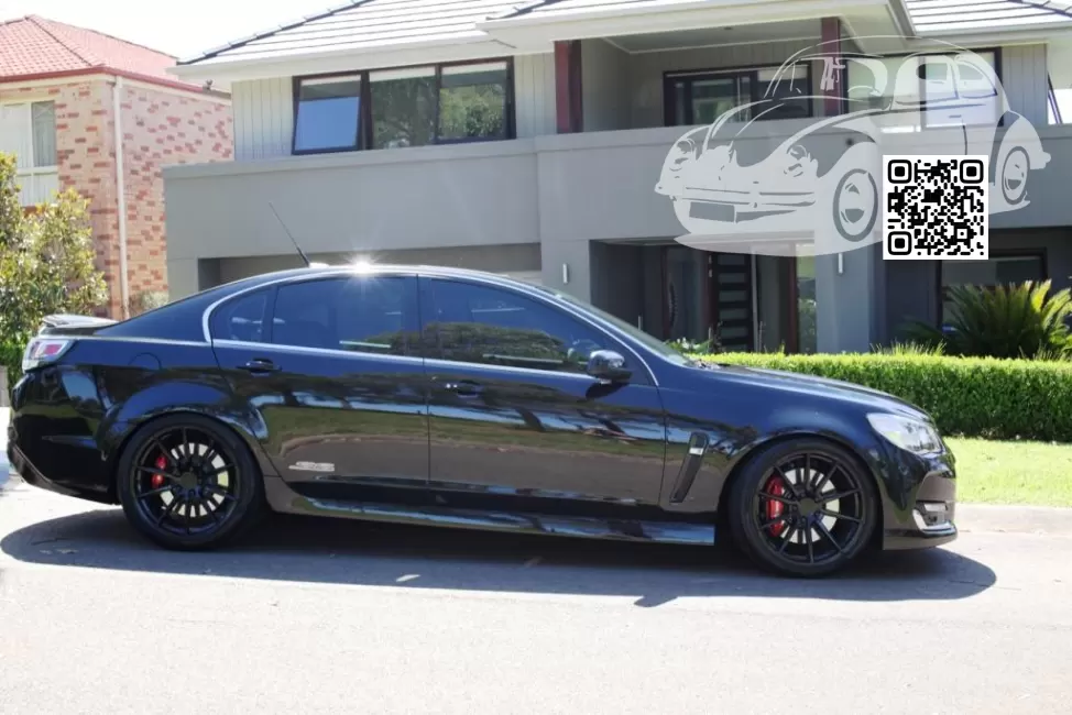 Holden | COMMODORE SS (VF) | GIE, 690F, K025 - PHANTOM BLACK 1