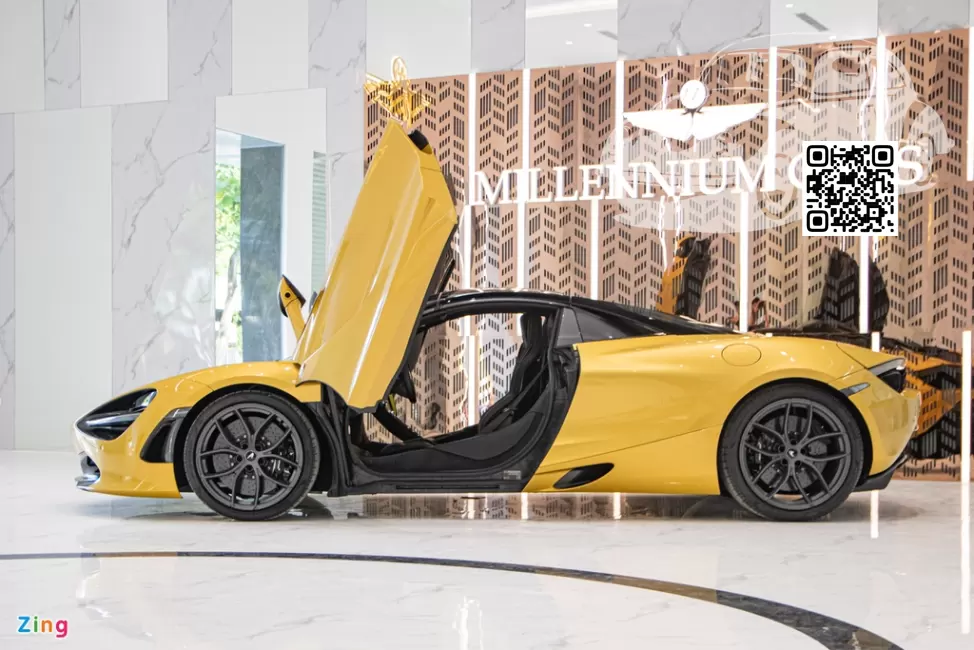 McLaren | 720S | AZTEC GOLD 1